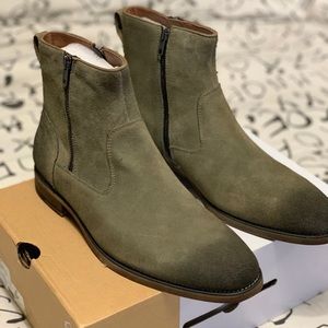 Suede boots sz 10